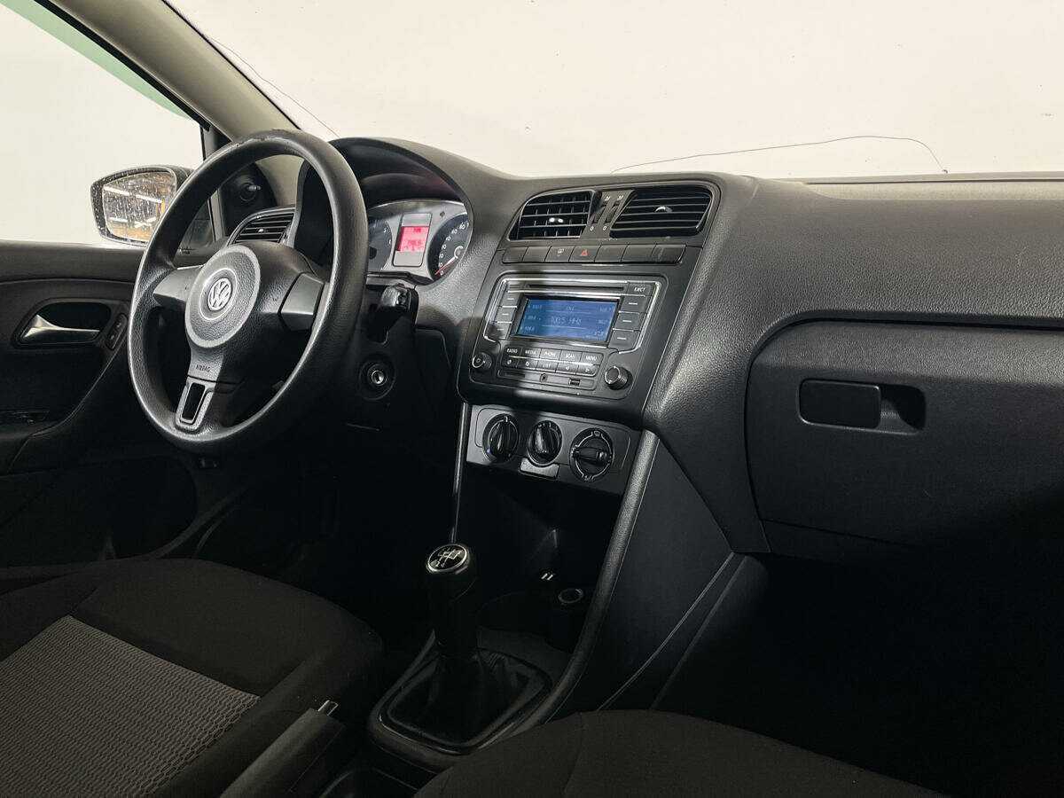 Volkswagen Polo с пробегом — 2012 год. Фото: #8