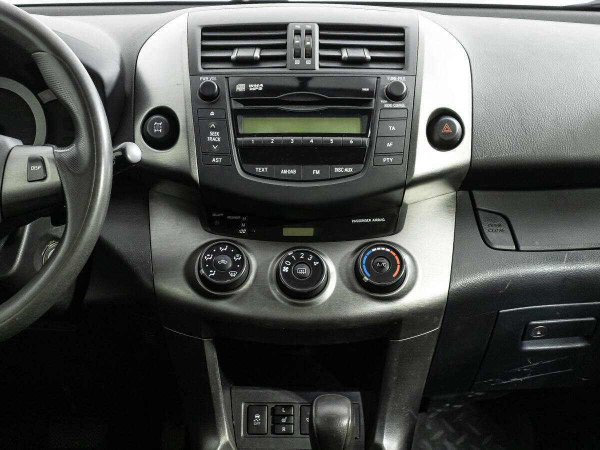 Toyota RAV4 с пробегом — 2012 год. Фото: #12