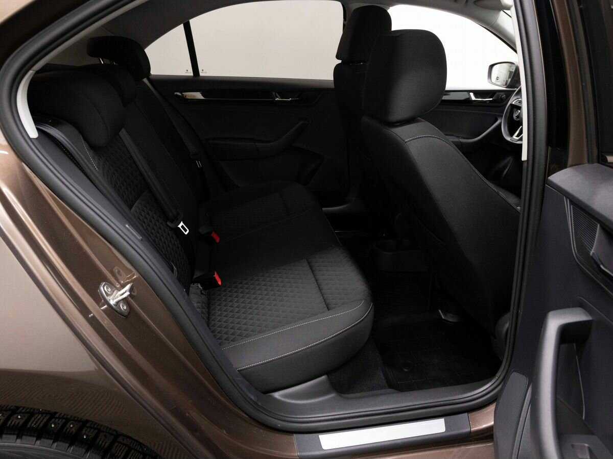 Skoda Rapid с пробегом — 2018 год. Фото: #11
