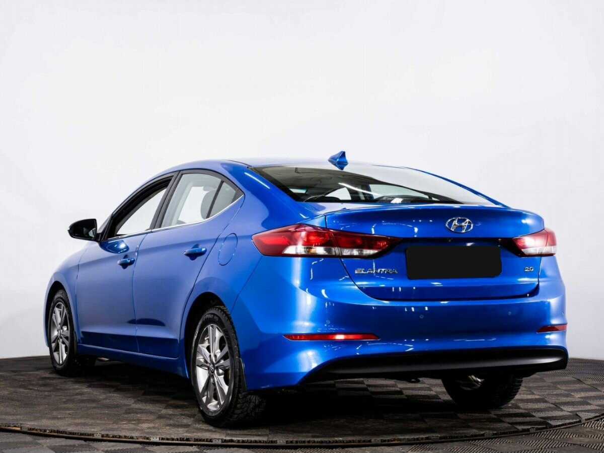Hyundai Elantra с пробегом — 2017 год. Фото: #3