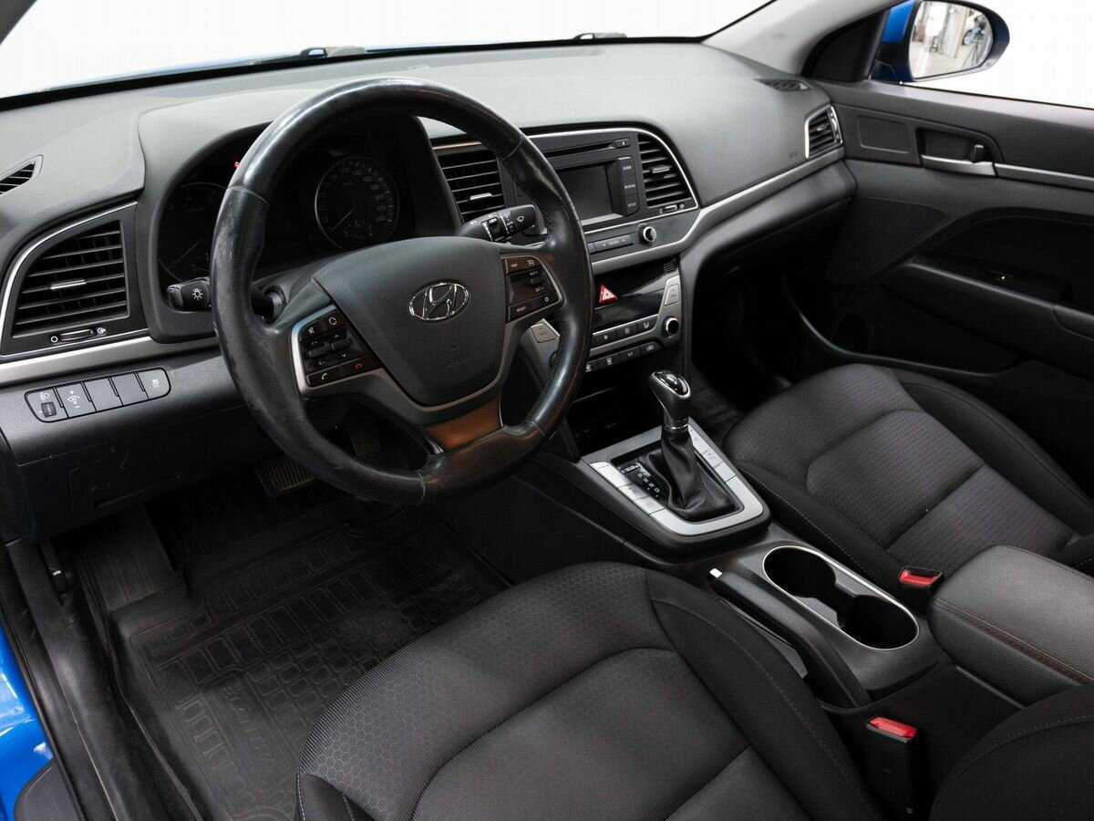 Hyundai Elantra с пробегом — 2017 год. Фото: #7