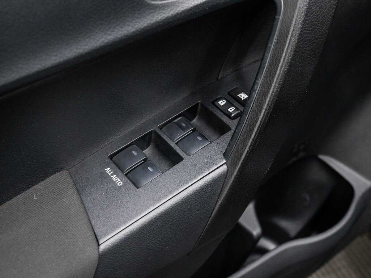 Toyota Corolla с пробегом — 2015 год. Фото: #15