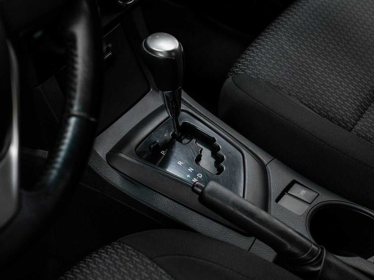 Toyota Corolla с пробегом — 2015 год. Фото: #17