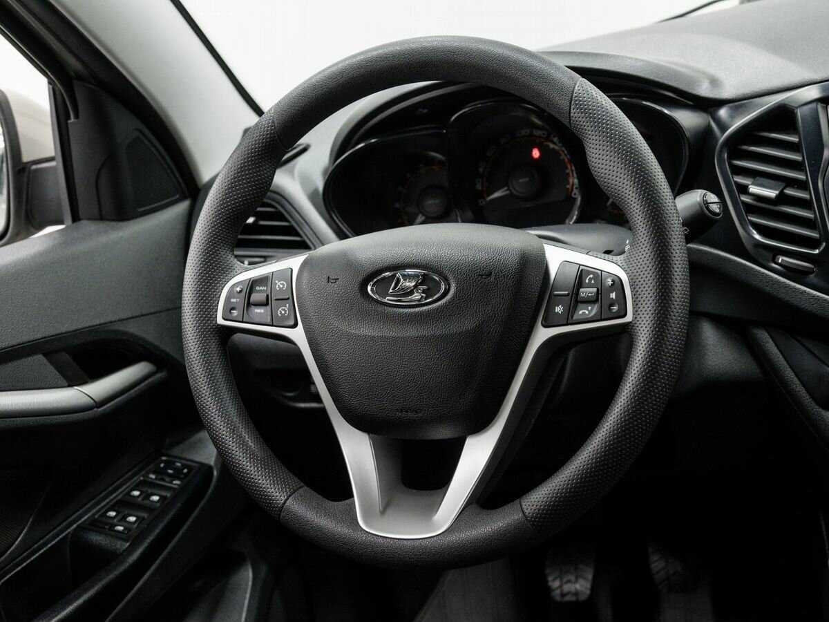 Lada (ВАЗ) Vesta с пробегом — 2019 год. Фото: #11