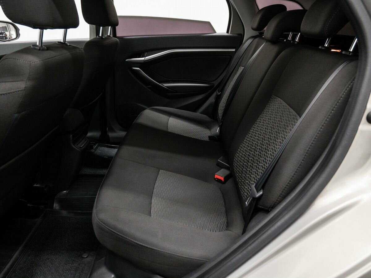 Lada (ВАЗ) Vesta с пробегом — 2019 год. Фото: #12