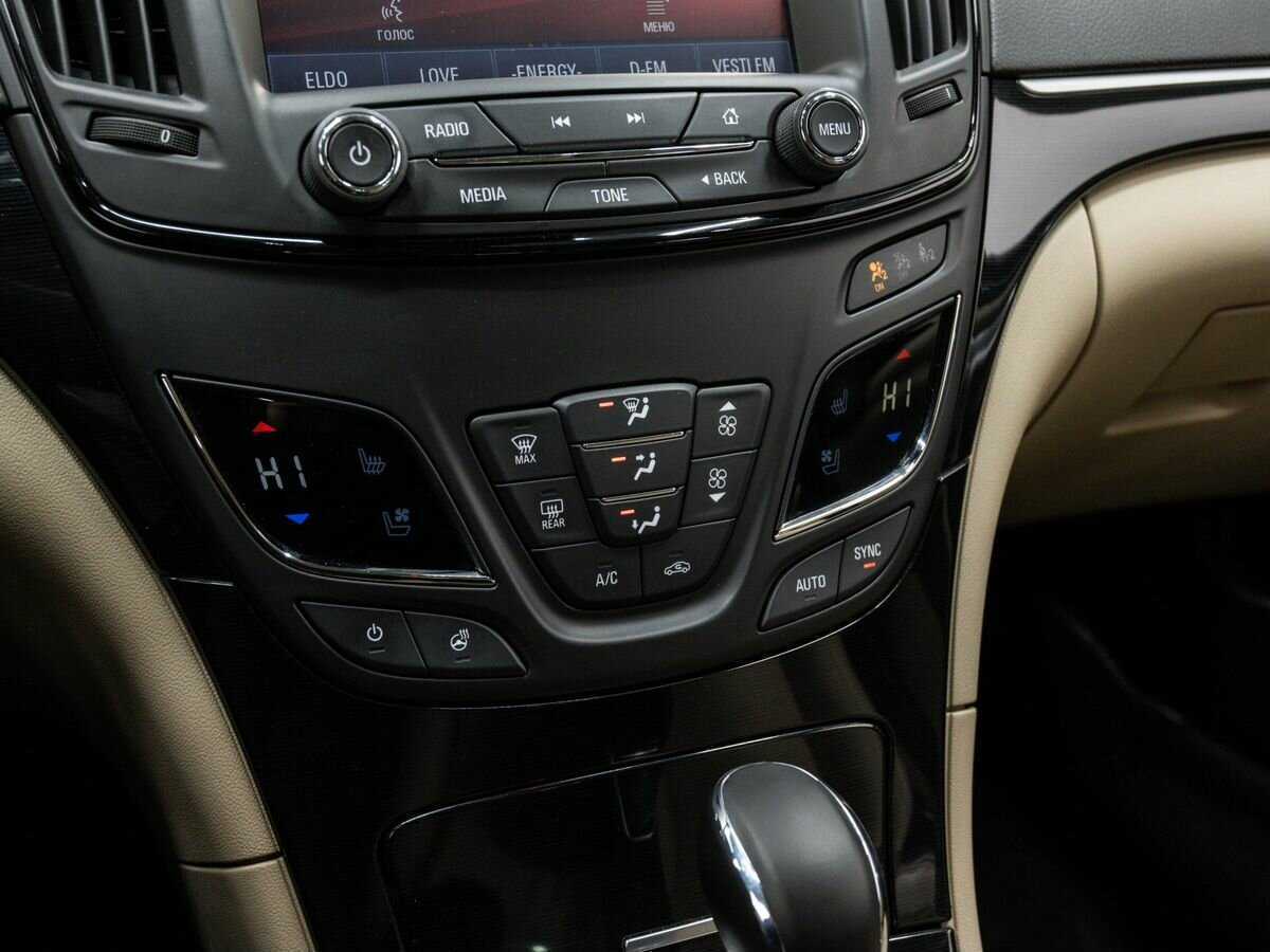 Opel Insignia с пробегом — 2015 год. Фото: #18