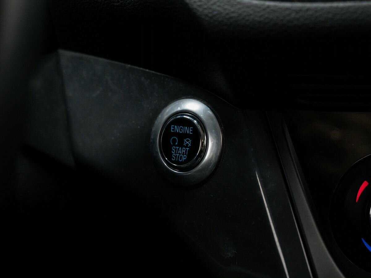 Ford Kuga с пробегом — 2015 год. Фото: #18