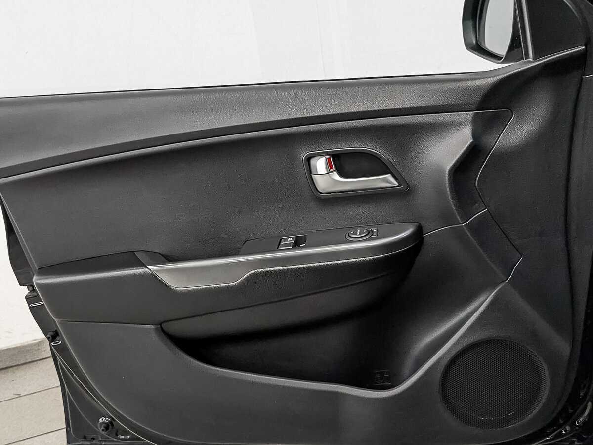 Kia Rio с пробегом — 2012 год. Фото: #18