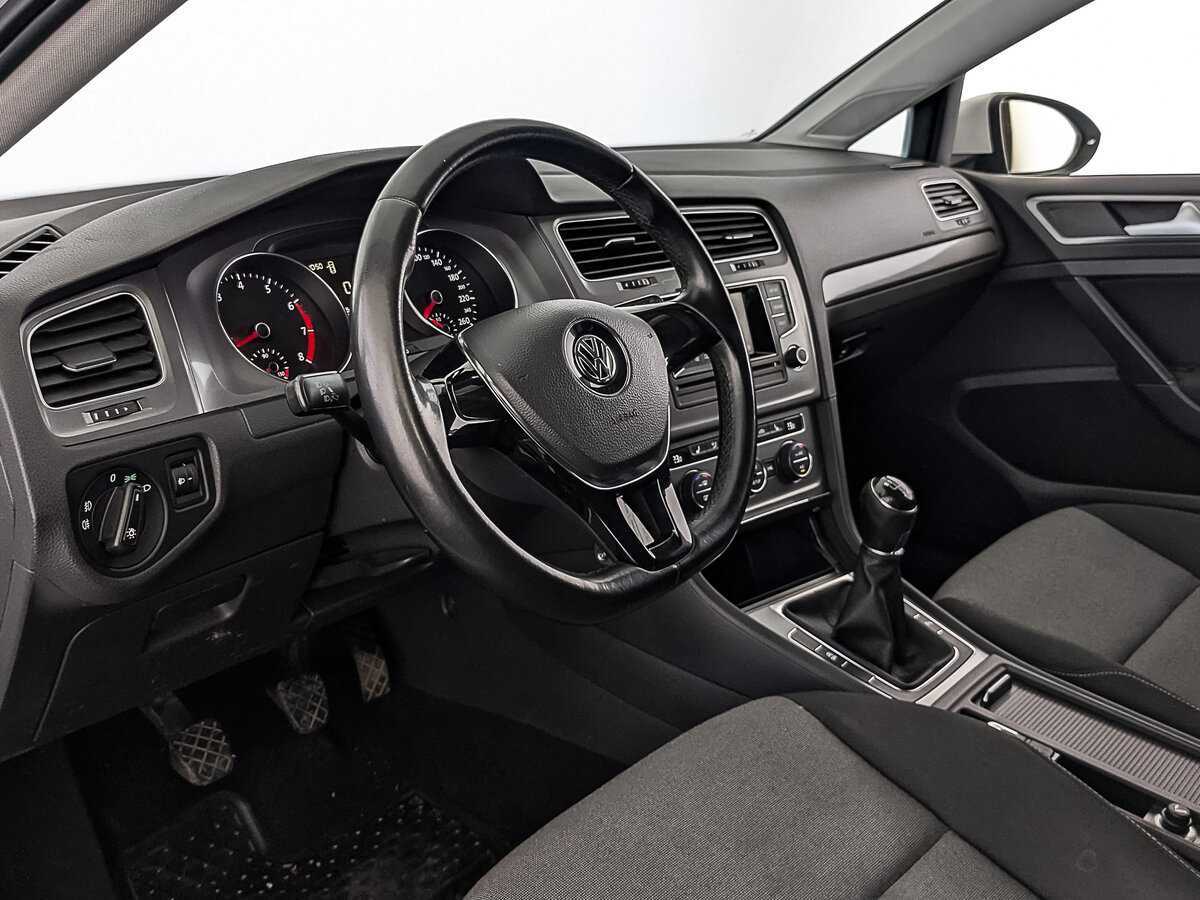 Volkswagen Golf с пробегом — 2014 год. Фото: #14