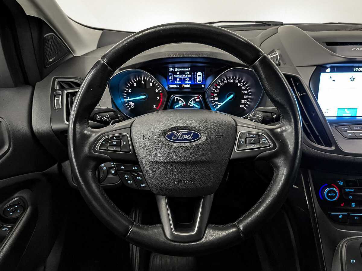 Ford Kuga с пробегом — 2016 год. Фото: #18