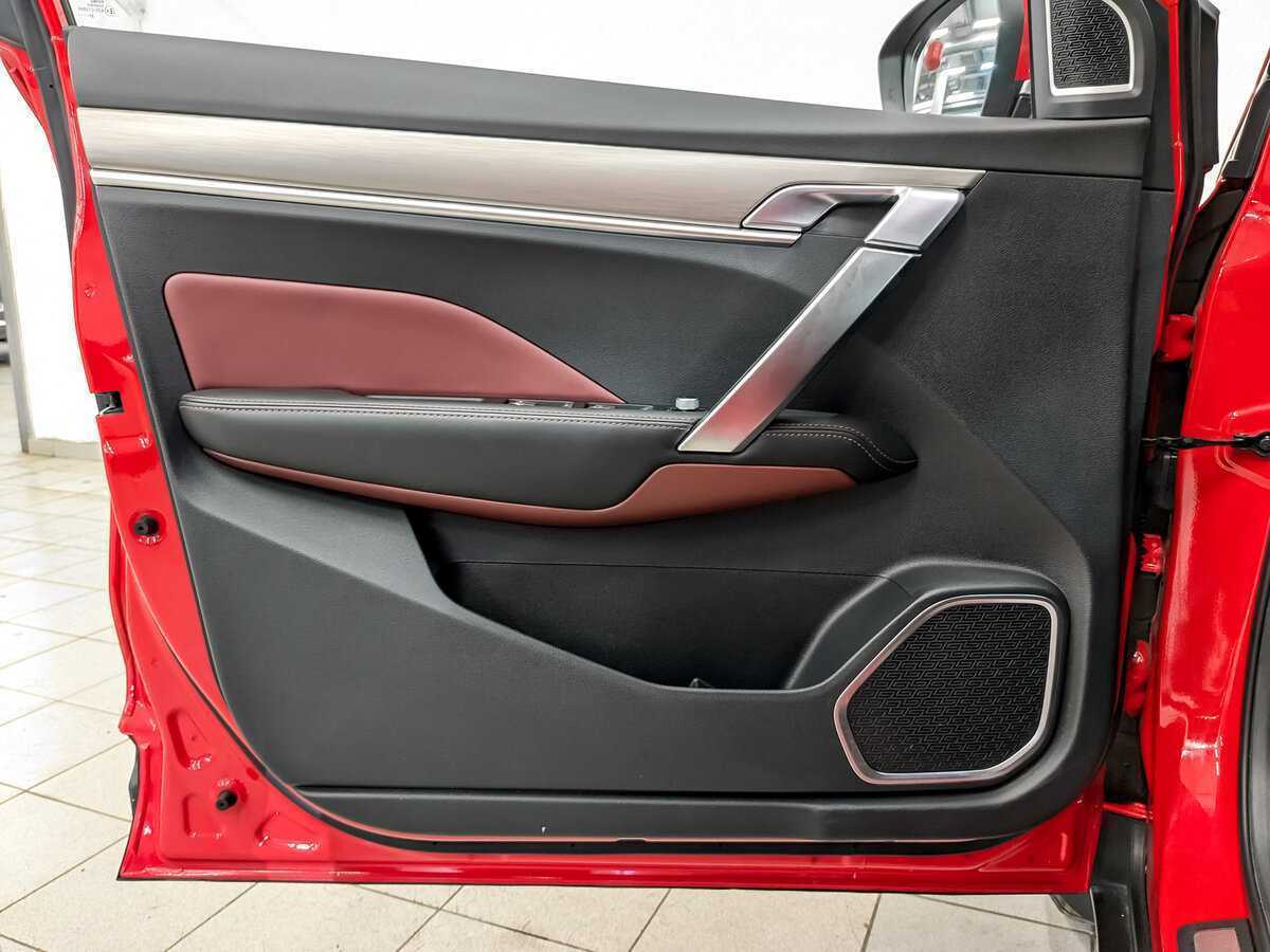 Geely Coolray с пробегом — 2022 год. Фото: #18