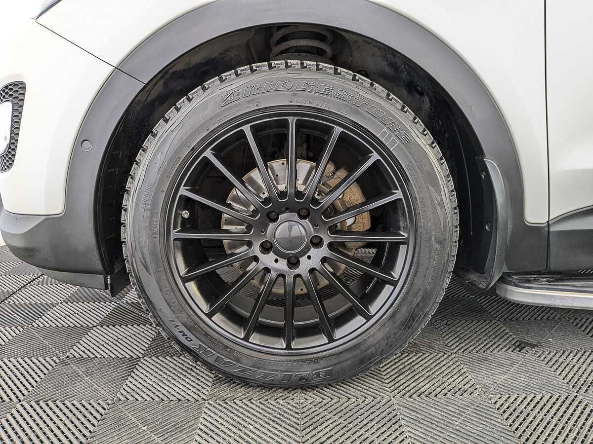 Hyundai Santa Fe с пробегом — 2013 год. Фото: #17