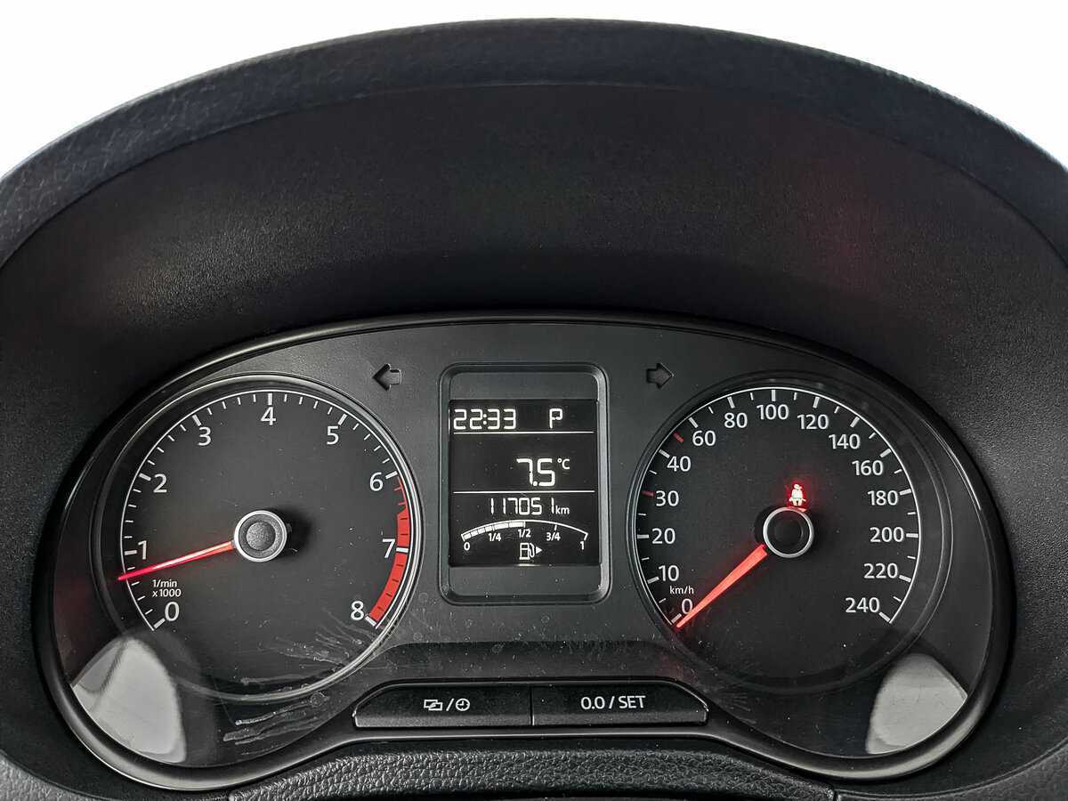 Volkswagen Polo с пробегом — 2015 год. Фото: #15