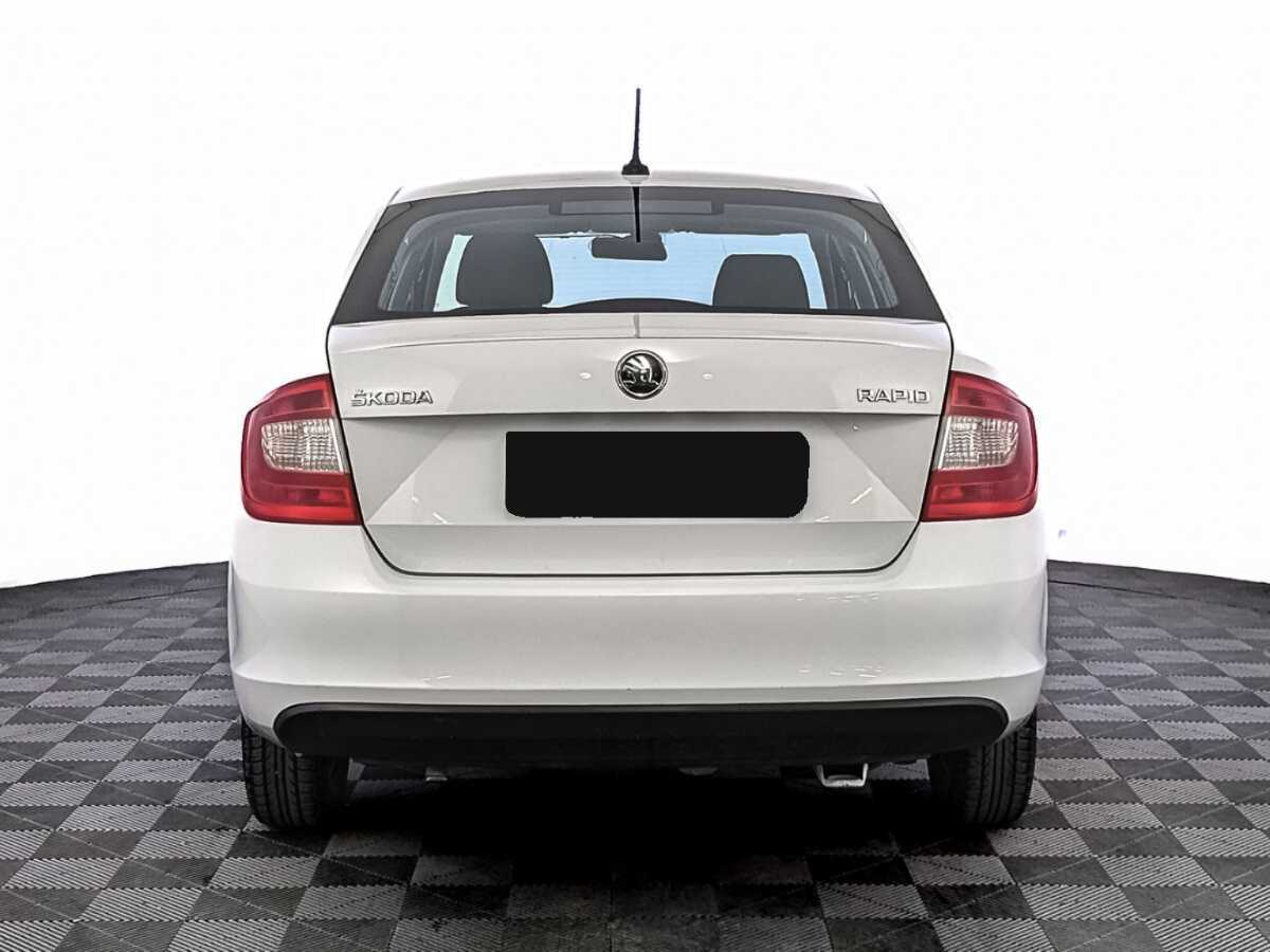 Skoda Rapid с пробегом — 2017 год. Фото: #5