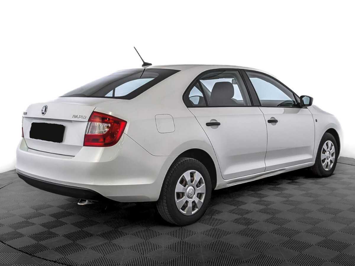 Skoda Rapid с пробегом — 2017 год. Фото: #4