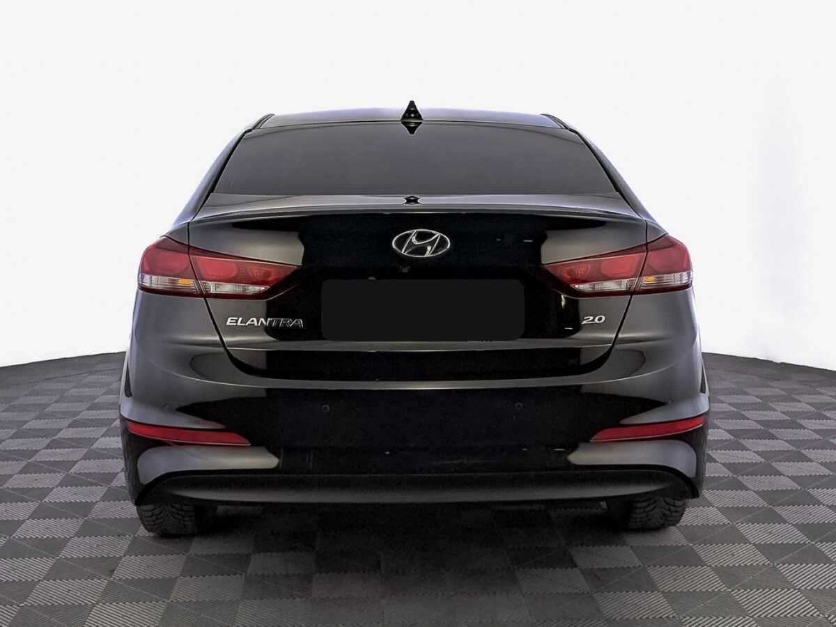 Hyundai Elantra с пробегом — 2017 год. Фото: #5