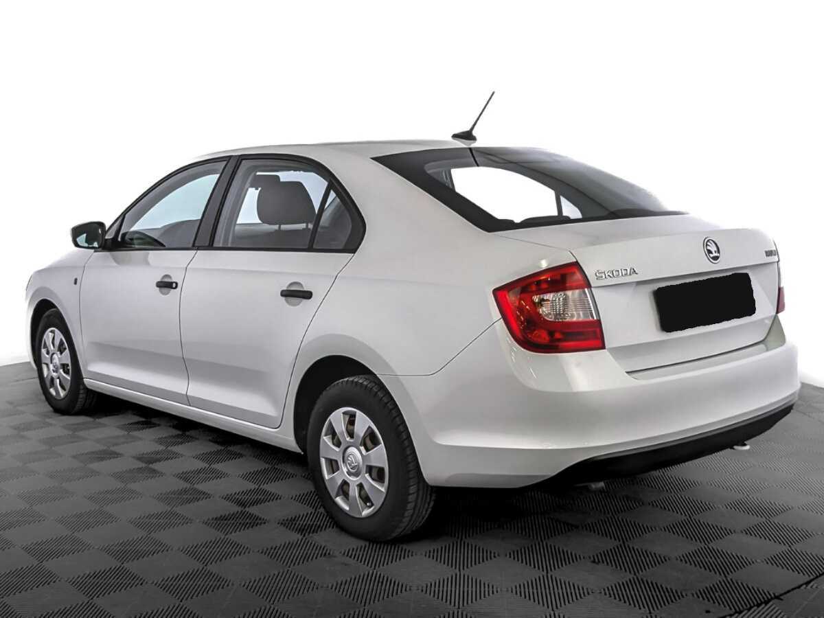 Skoda Rapid с пробегом — 2017 год. Фото: #6