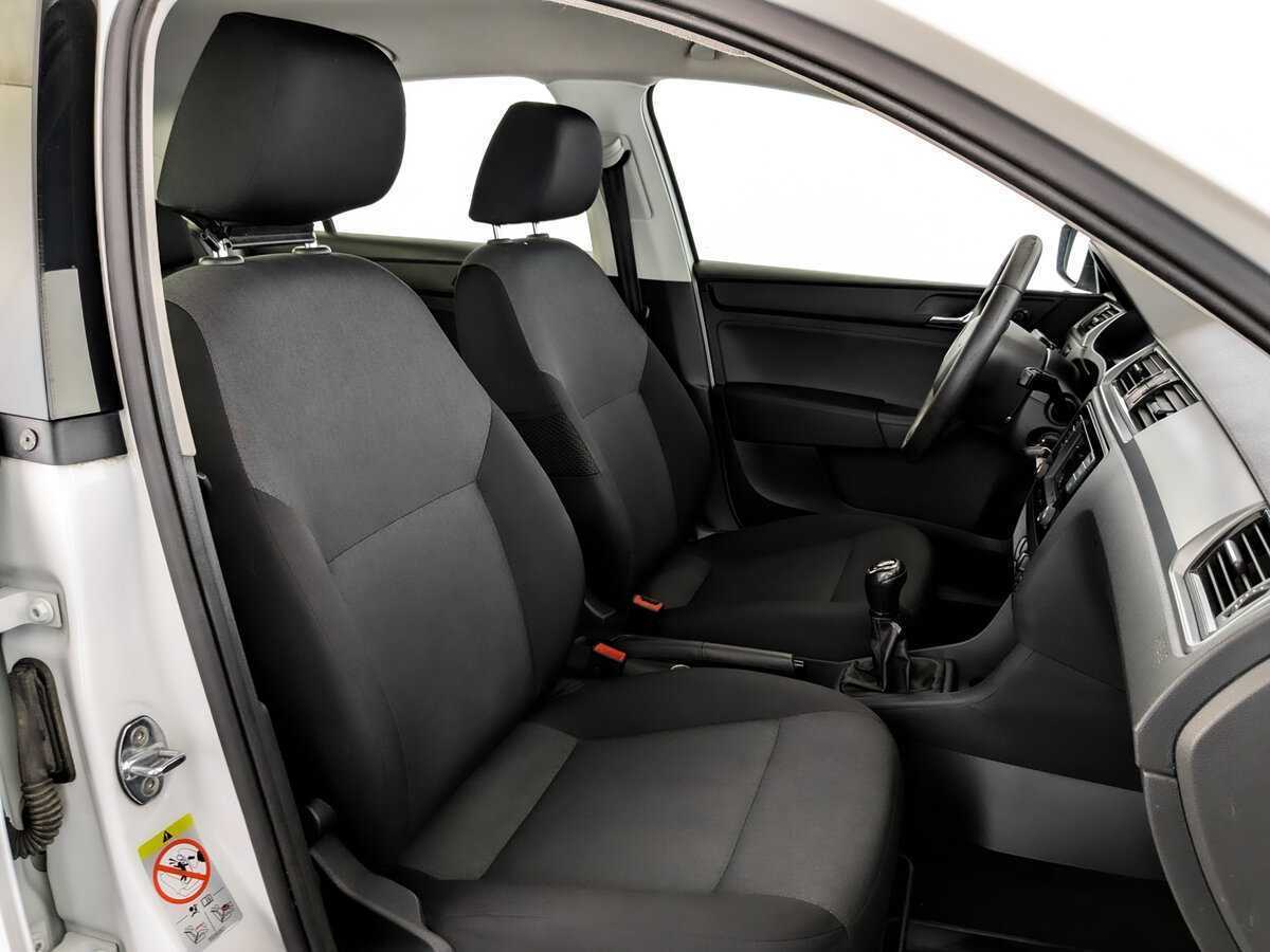 Skoda Rapid с пробегом — 2017 год. Фото: #22