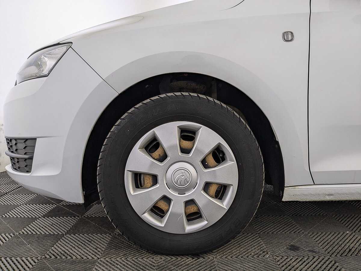 Skoda Rapid с пробегом — 2017 год. Фото: #11