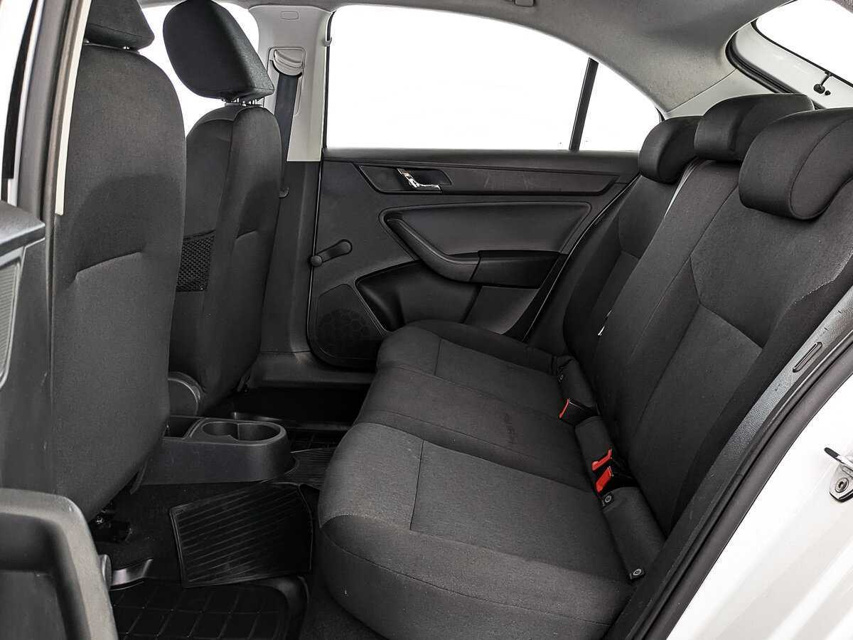 Skoda Rapid с пробегом — 2017 год. Фото: #17