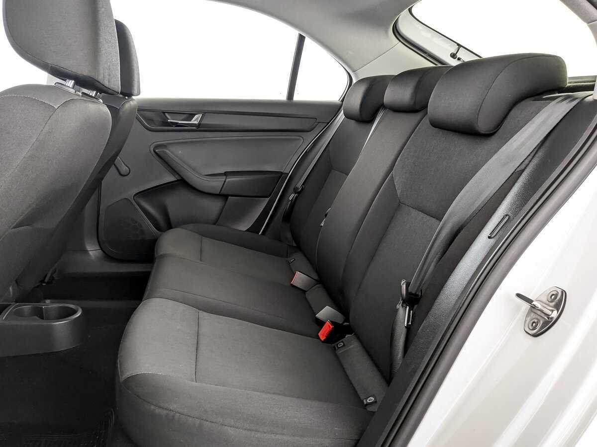 Skoda Rapid с пробегом — 2019 год. Фото: #11
