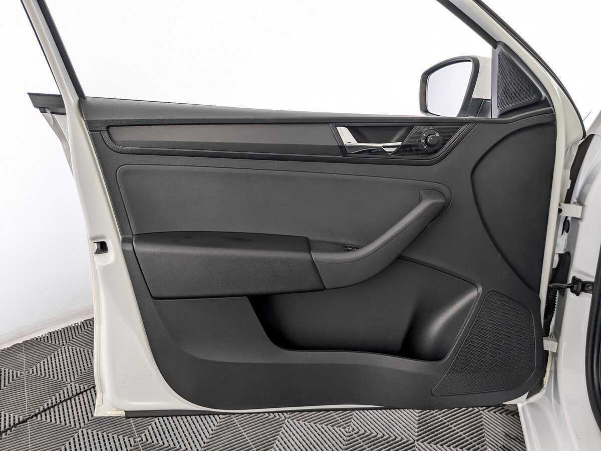 Skoda Rapid с пробегом — 2019 год. Фото: #18