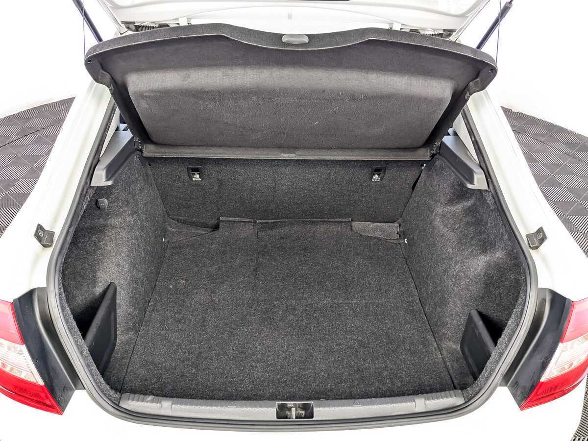 Skoda Rapid с пробегом — 2017 год. Фото: #9