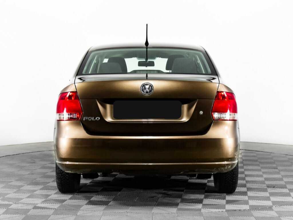 Volkswagen Polo с пробегом — 2015 год. Фото: #5