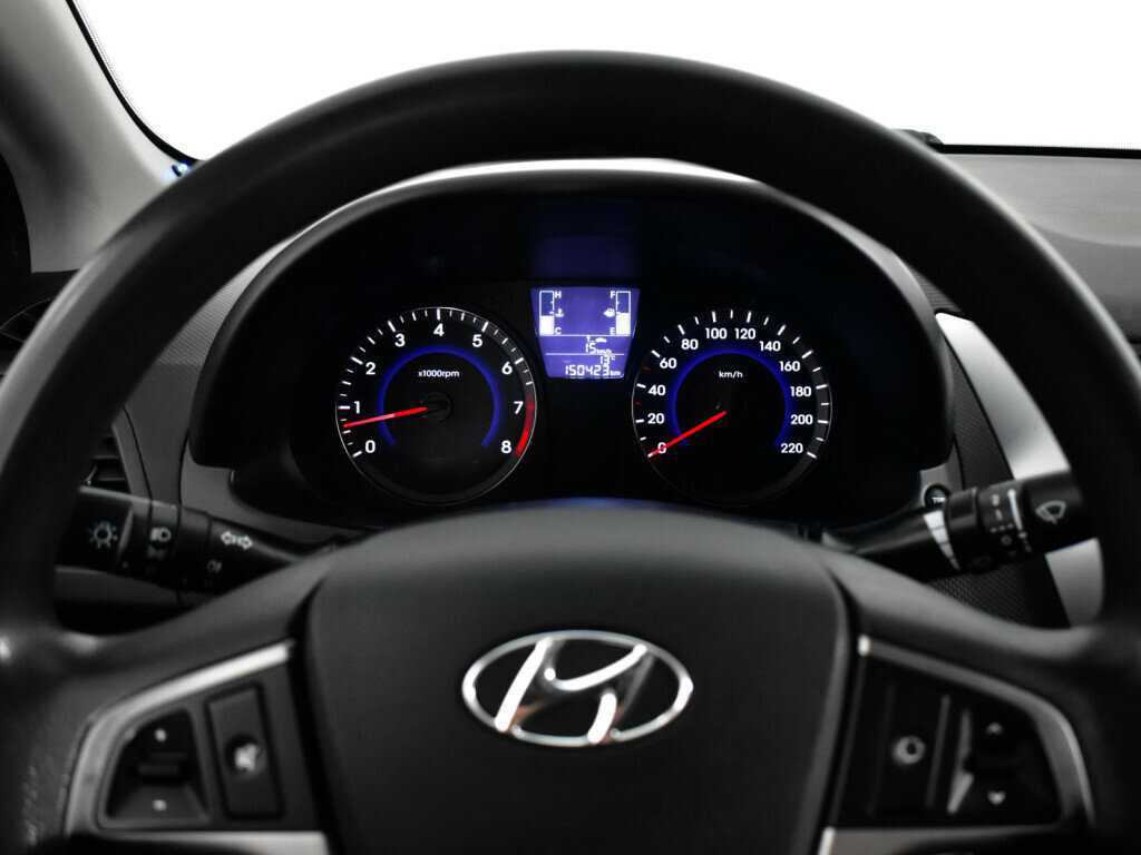 Hyundai Solaris с пробегом — 2016 год. Фото: #10