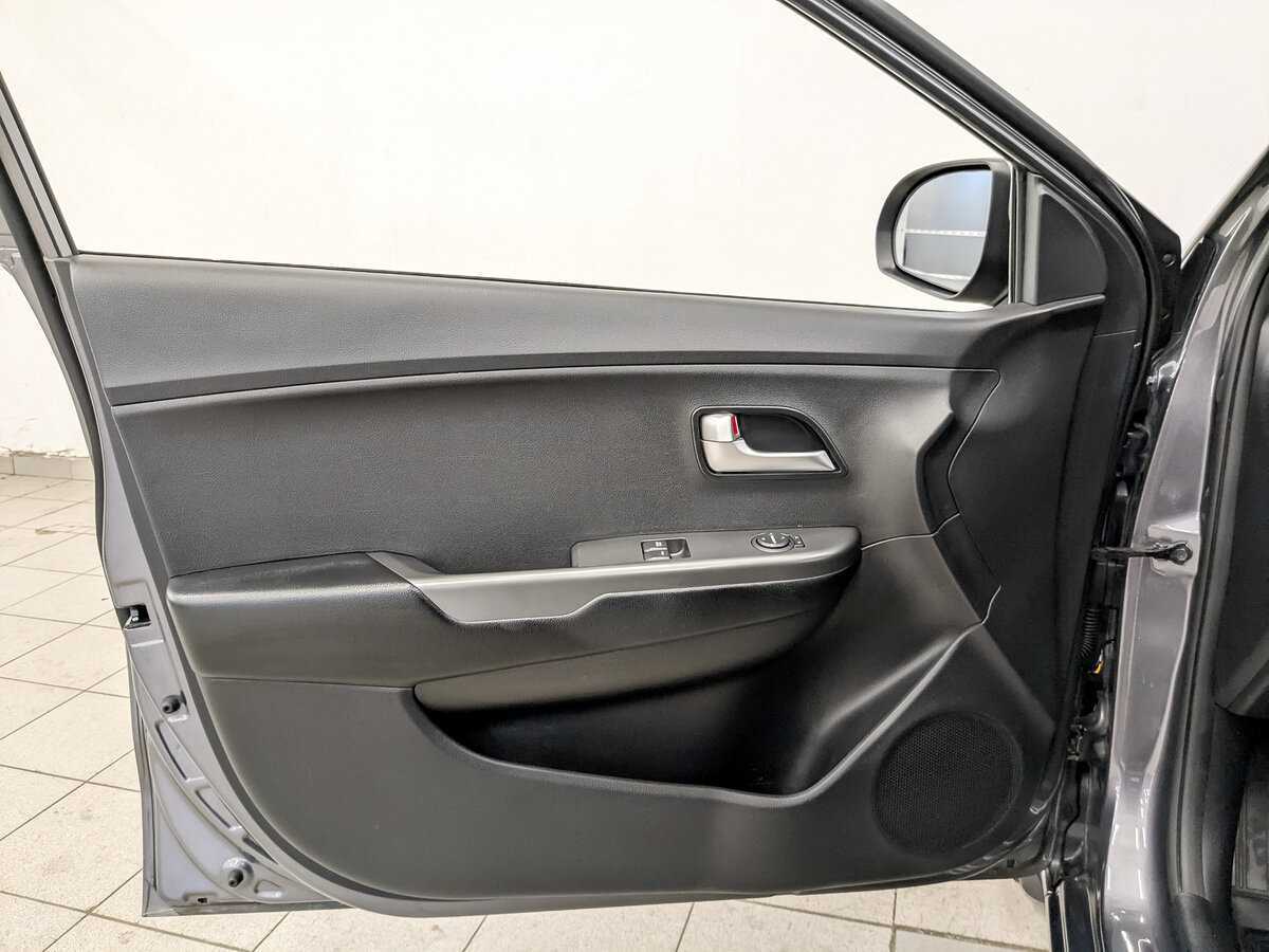 Kia Rio с пробегом — 2015 год. Фото: #16