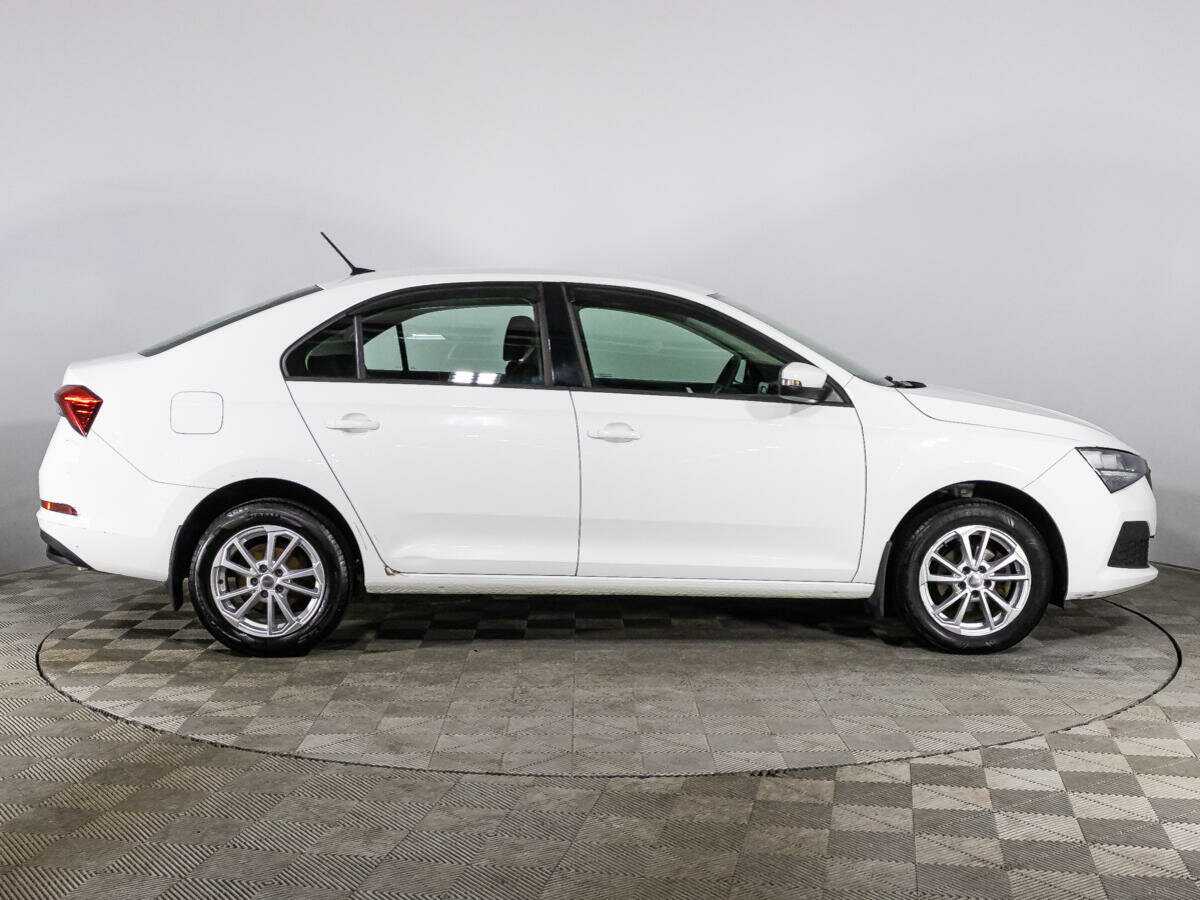 Skoda Rapid с пробегом — 2021 год. Фото: #3