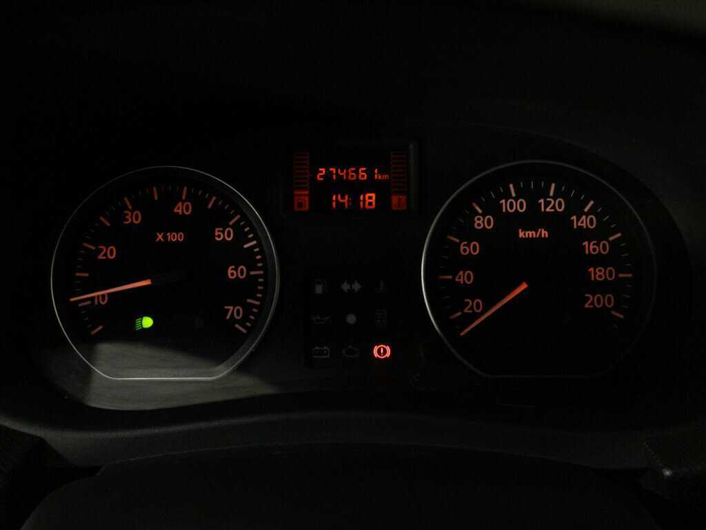 Renault Logan с пробегом — 2013 год. Фото: #11