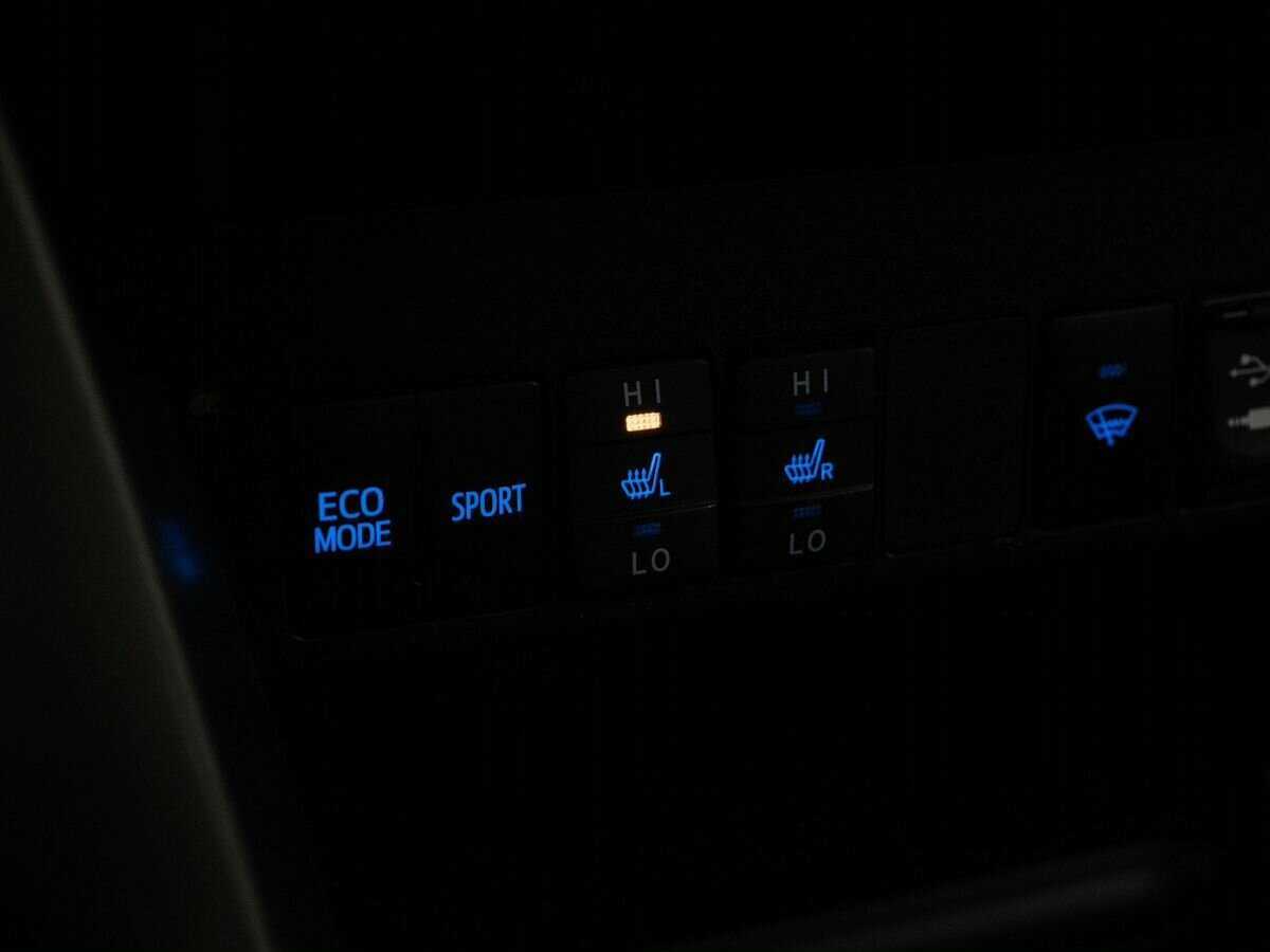 Toyota RAV4 с пробегом — 2013 год. Фото: #17