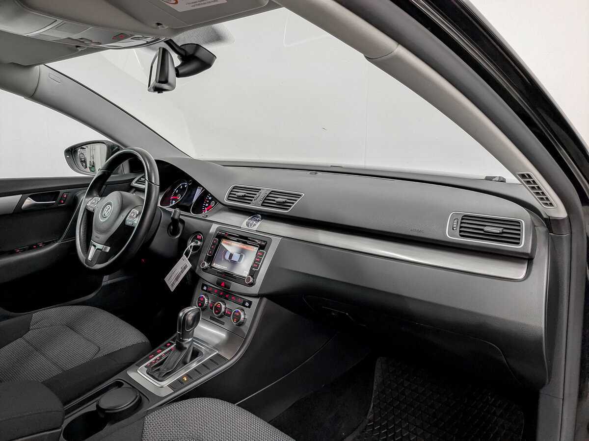 Volkswagen Passat с пробегом — 2012 год. Фото: #10