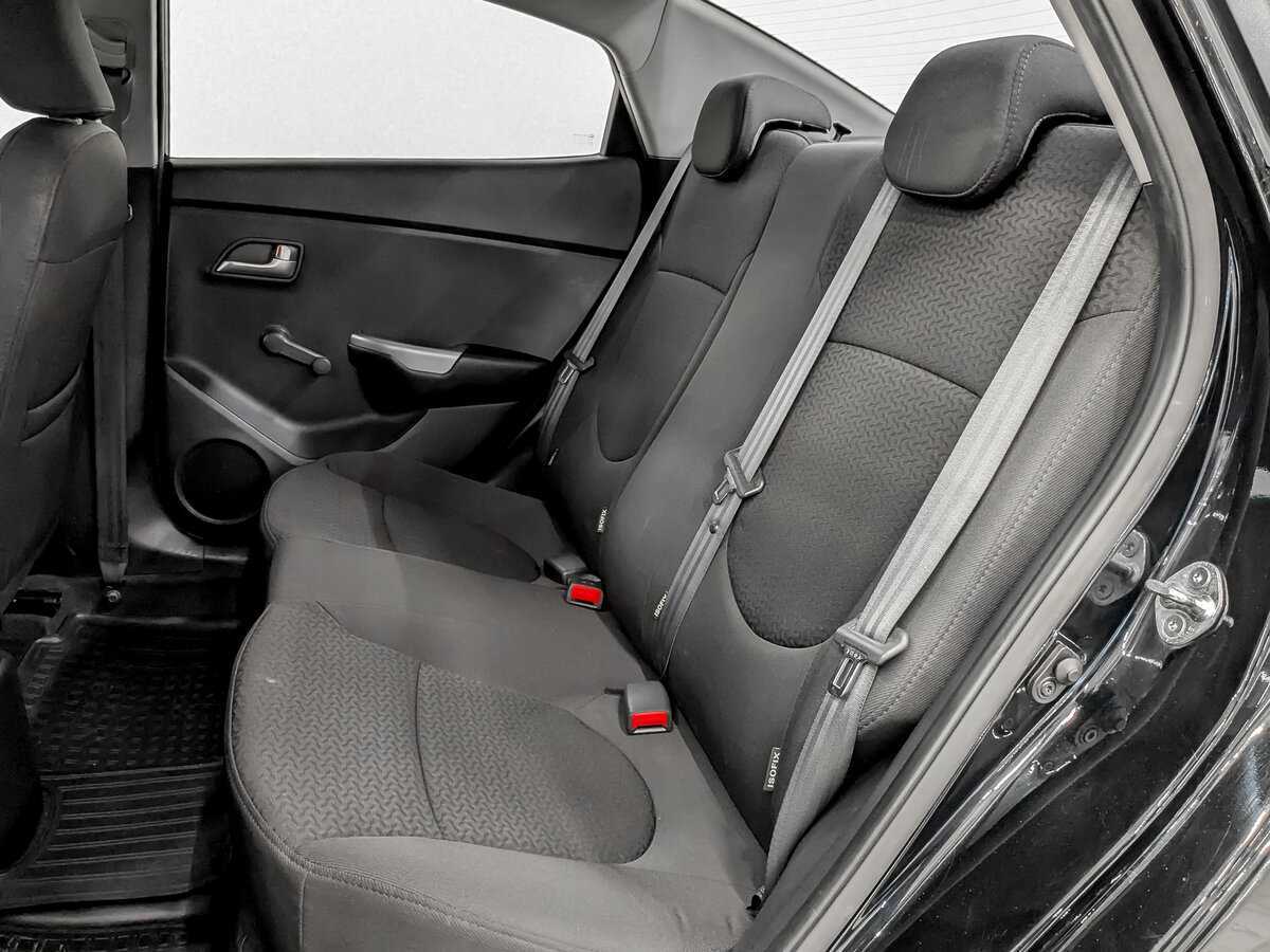 Kia Rio с пробегом — 2013 год. Фото: #11