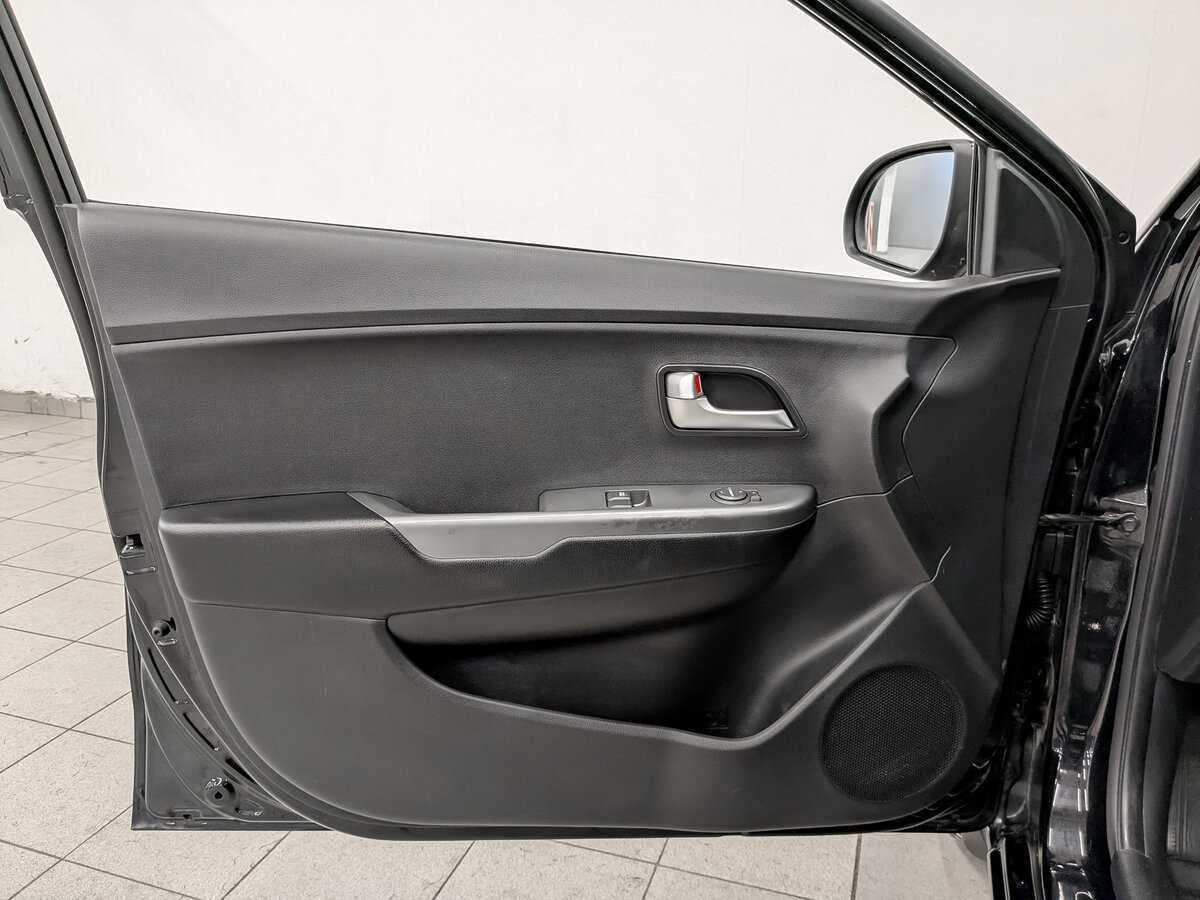 Kia Rio с пробегом — 2013 год. Фото: #16