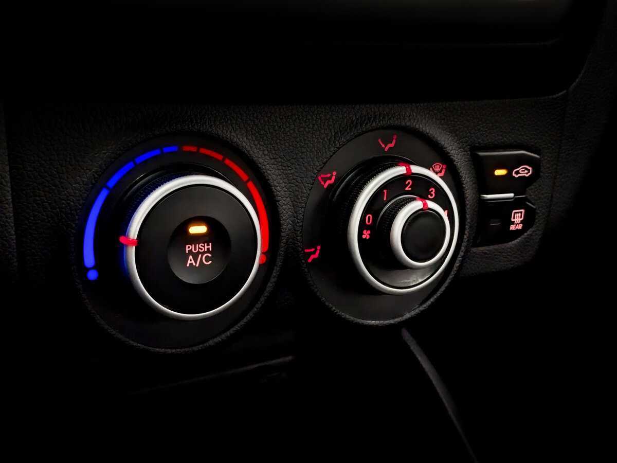 Kia Rio с пробегом — 2013 год. Фото: #22