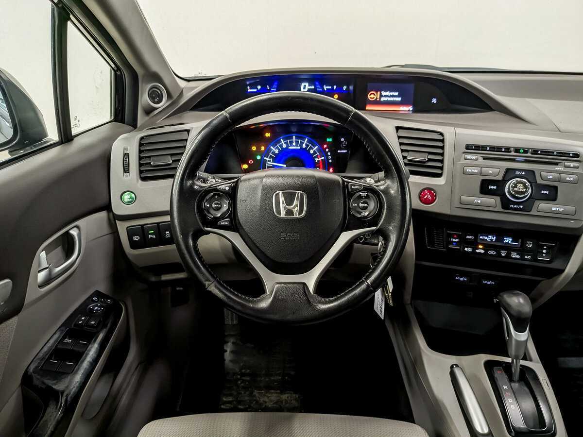 Honda Civic с пробегом — 2012 год. Фото: #18