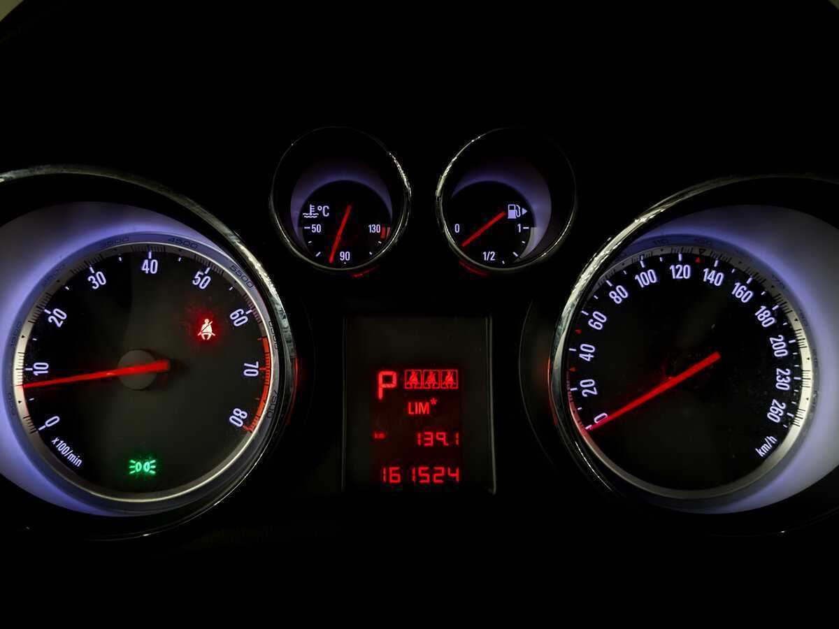 Opel Mokka с пробегом — 2014 год. Фото: #12