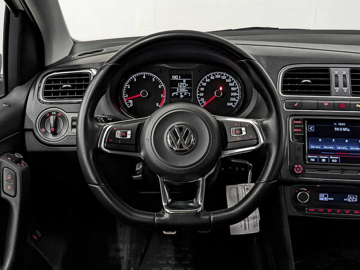 Volkswagen Polo с пробегом — 2018 год. Фото: #21