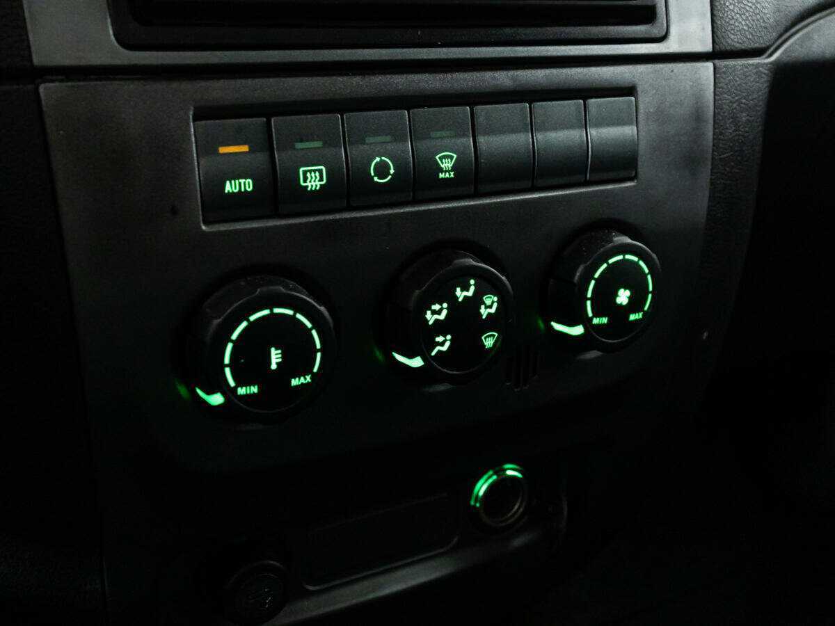 УАЗ Patriot с пробегом — 2016 год. Фото: #14