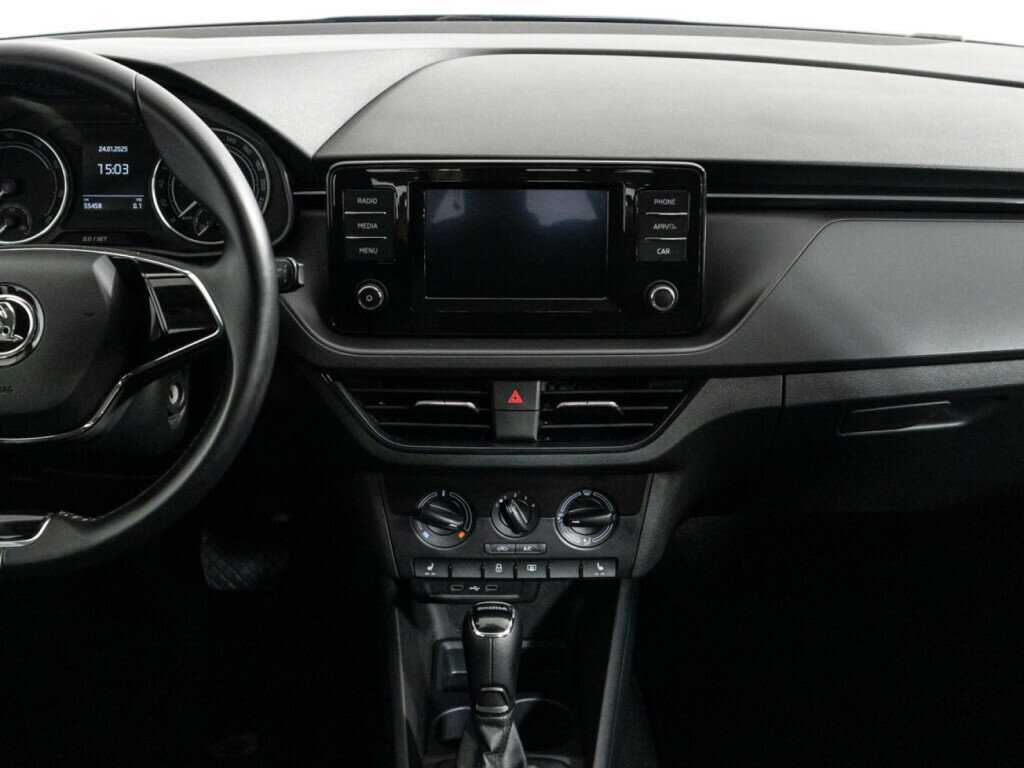 Skoda Rapid с пробегом — 2021 год. Фото: #12