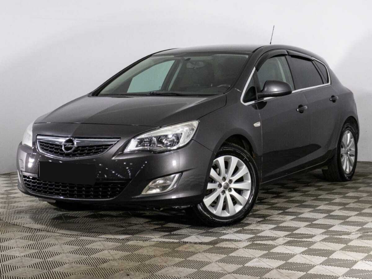 Opel Astra с пробегом — 2012 год. Фото: #1