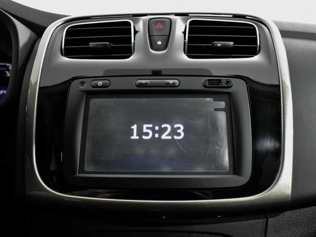 Renault Logan с пробегом — 2017 год. Фото: #11