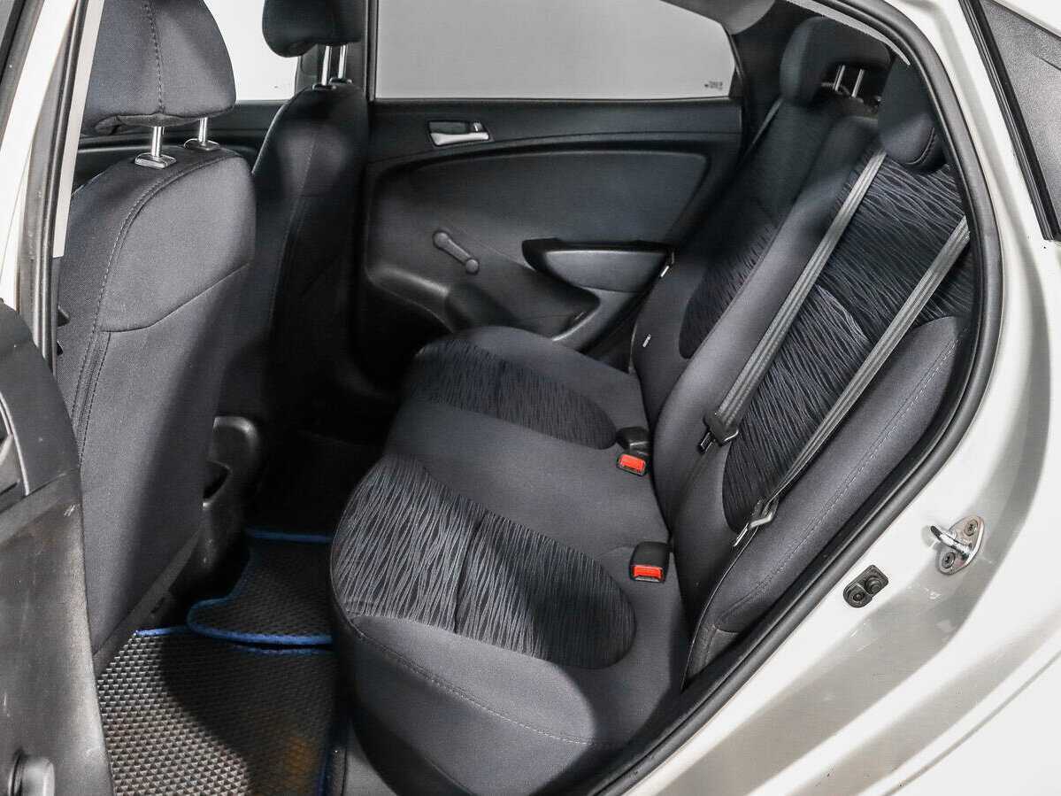 Hyundai Solaris с пробегом — 2016 год. Фото: #7