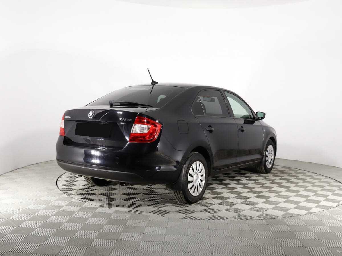 Skoda Rapid с пробегом — 2017 год. Фото: #7