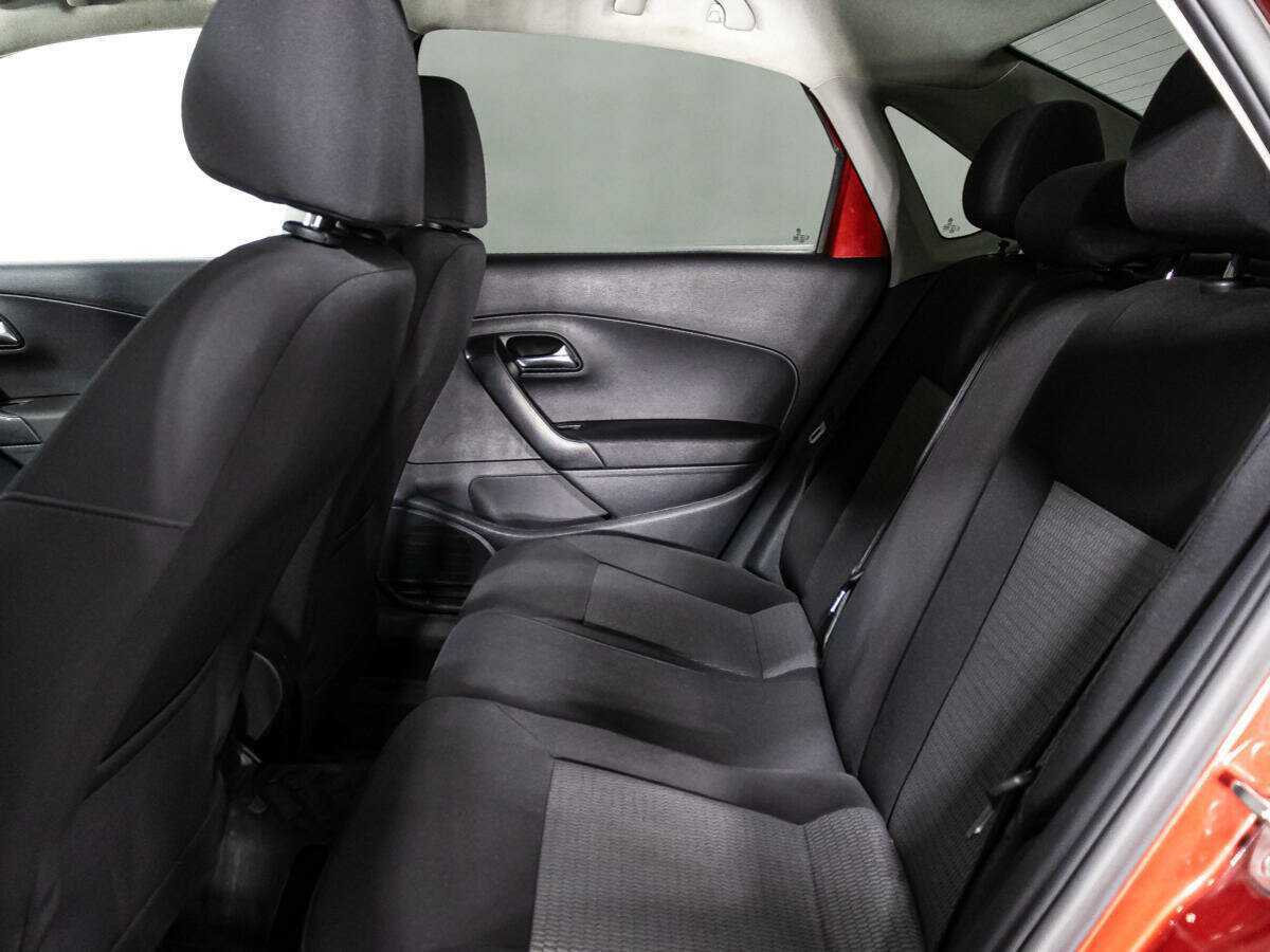 Volkswagen Polo с пробегом — 2014 год. Фото: #9