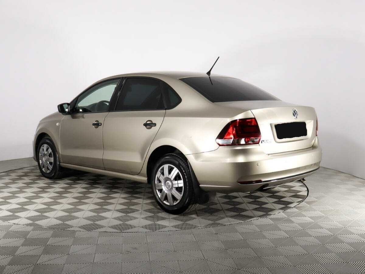 Volkswagen Polo с пробегом — 2016 год. Фото: #5