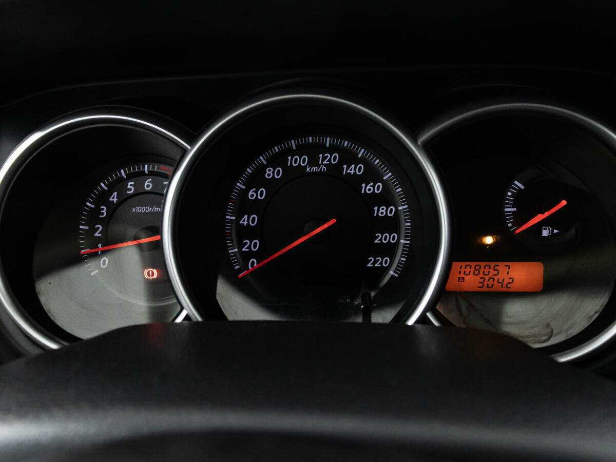 Nissan Tiida с пробегом — 2013 год. Фото: #11