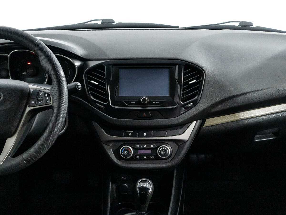 Lada (ВАЗ) Vesta с пробегом — 2017 год. Фото: #13